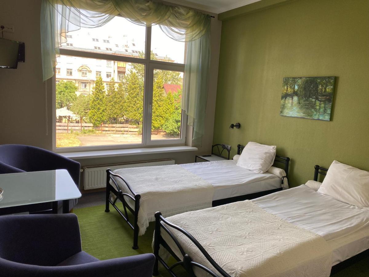 Hotel Kert Free Parking Riga Esterno foto